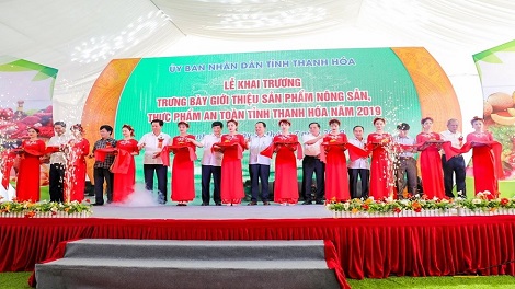 Lễ khai trương Trưng bày, giới thiệu sản phẩm nông sản, thực phẩm an toàn tỉnh Thanh Hóa năm 2019.